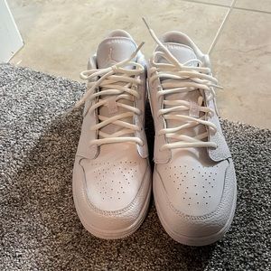 Air Jordan 7Y, which equates to 8.5-9 in women